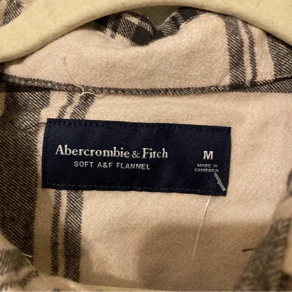 NWT A&F Flannel - Black and Beige, Medium - Picture 5 of 5